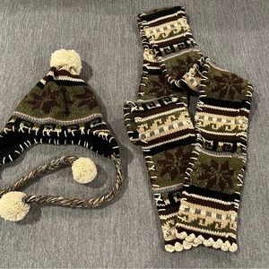 Steve Madden hat and scarf set